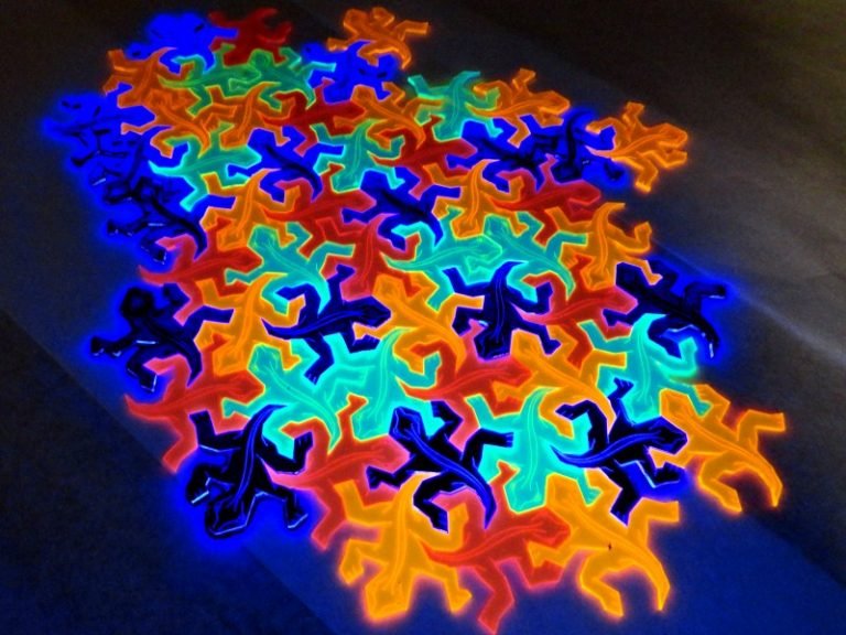 Laser-cut Escher lizards « smragan.com – sean michael ragan